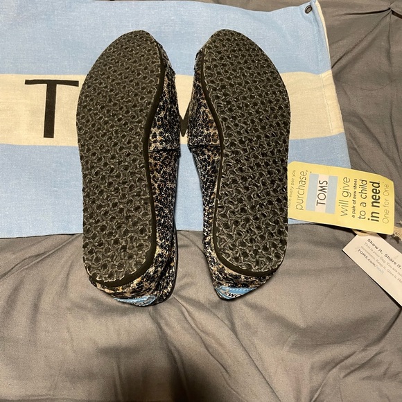 New Never Worn Women’s Tom’s Alpargata Leopard Sequin Sparkle - Picture 3 of 5